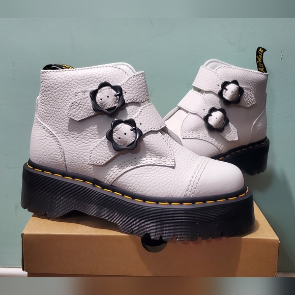 NIB DR. MARTENS Devon Flower Buckle White Leather Platform Boots Various Sizes - Picture 5 of 15